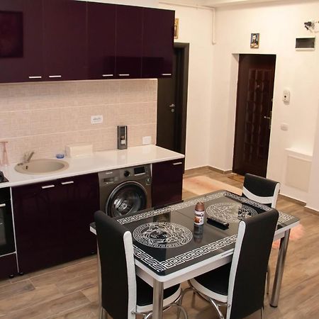 Apartament Capitala Militari Roşu المظهر الخارجي الصورة