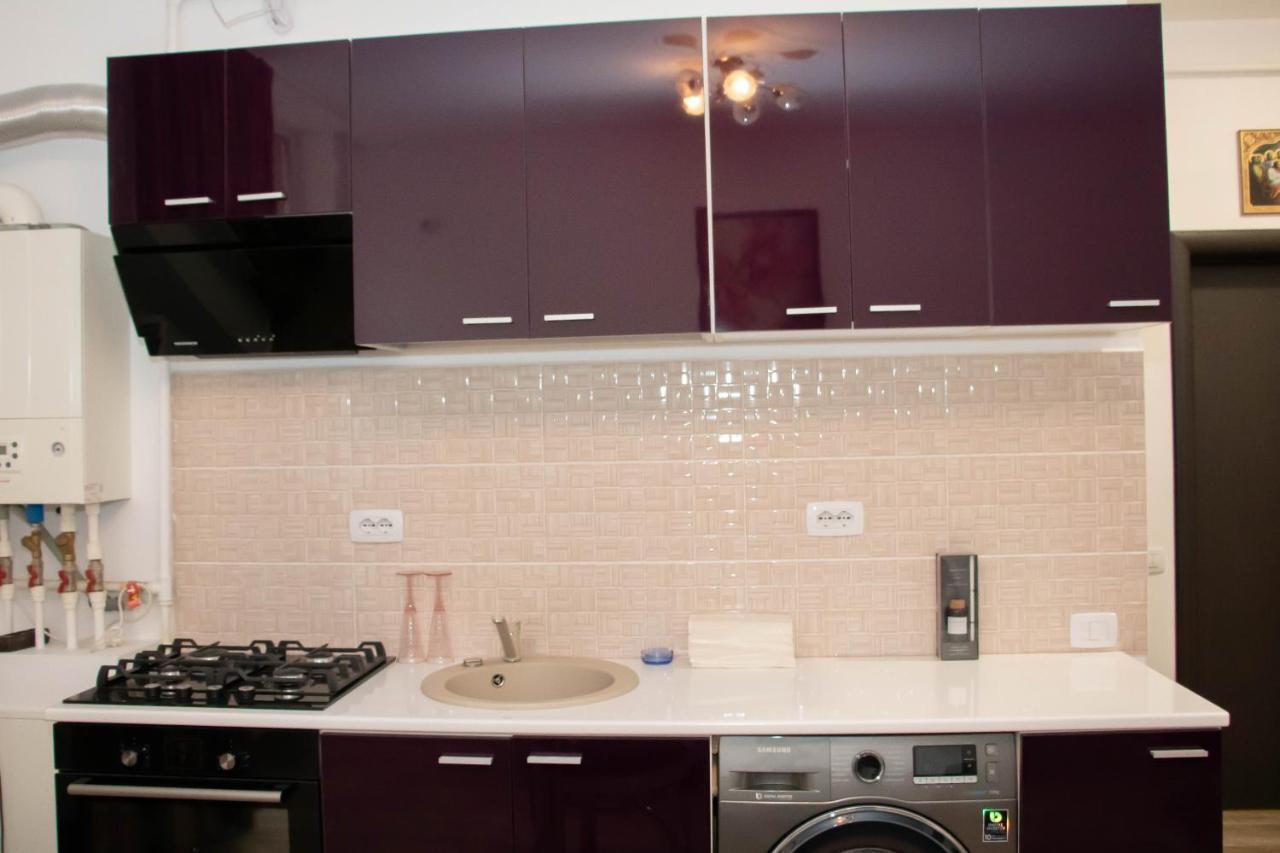 Apartament Capitala Militari Roşu المظهر الخارجي الصورة