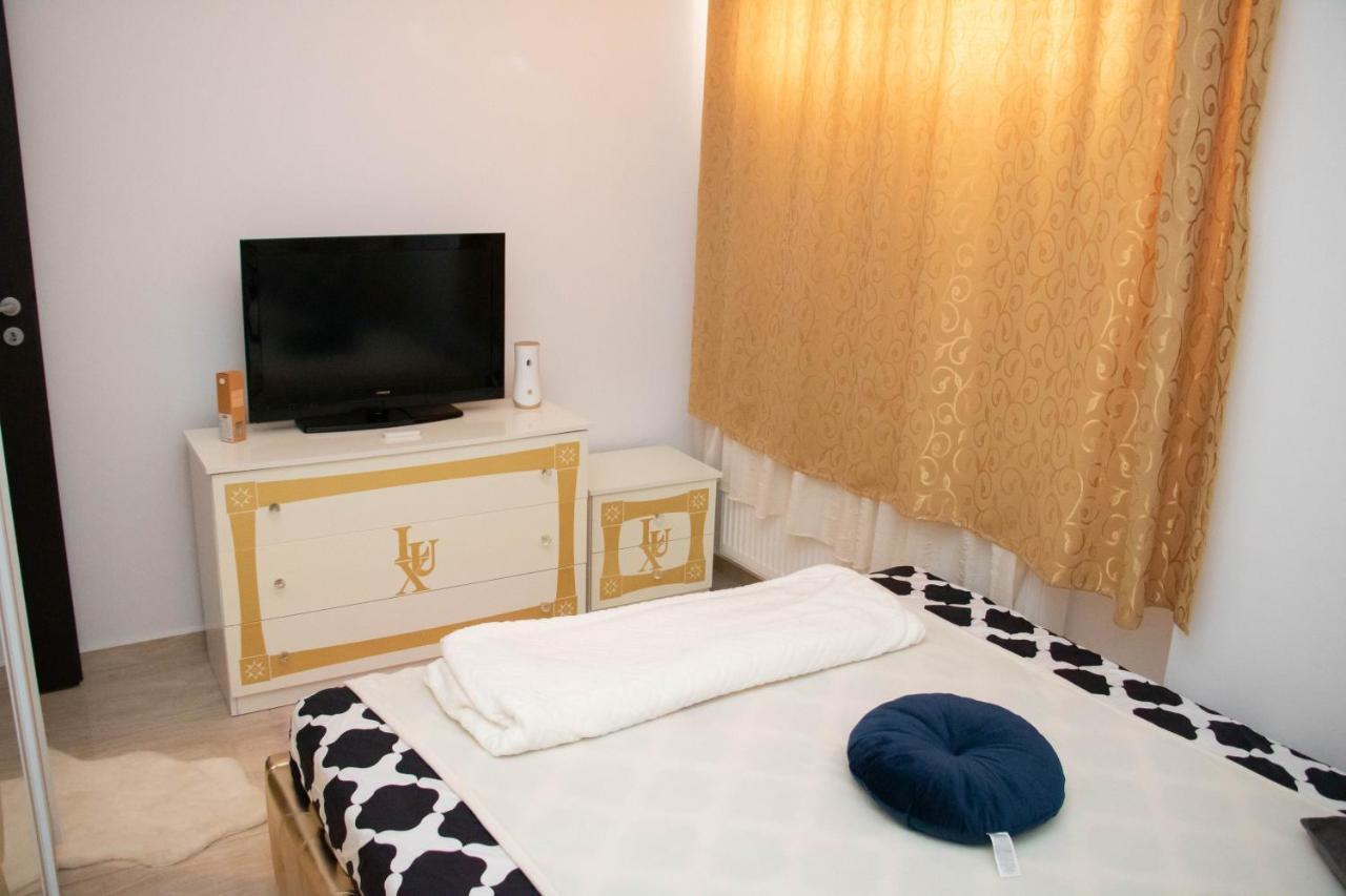Apartament Capitala Militari Roşu المظهر الخارجي الصورة