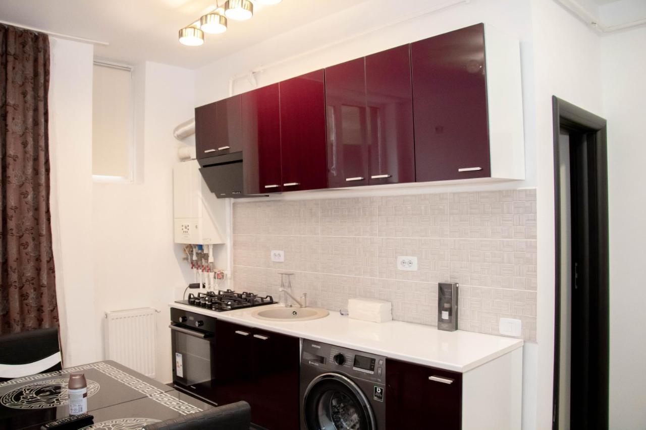 Apartament Capitala Militari Roşu المظهر الخارجي الصورة